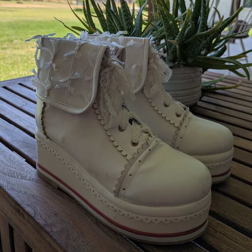 HILIB White Platform Boots